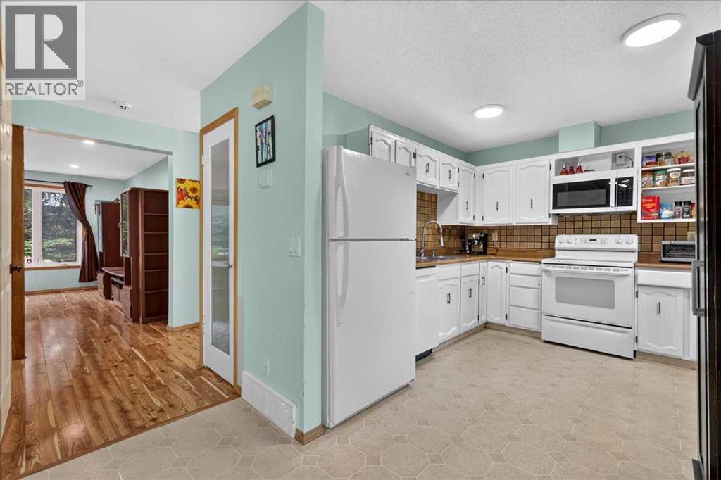 120 Aboyne Place Ne Property Photo 12