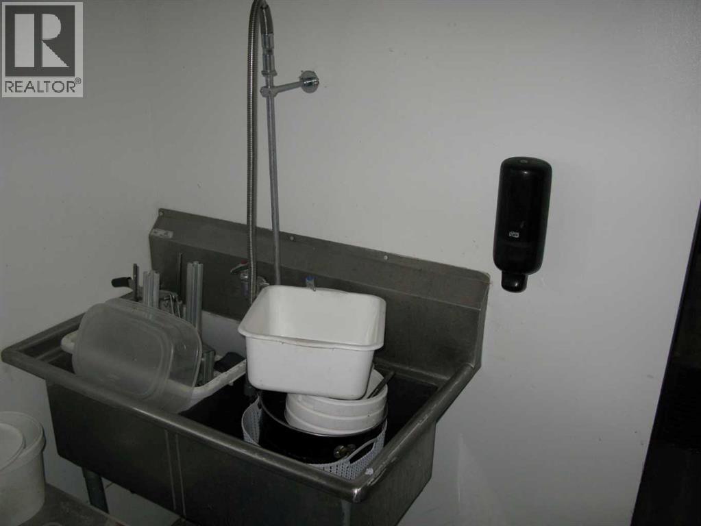 433 2 Avenue Property Photo 10