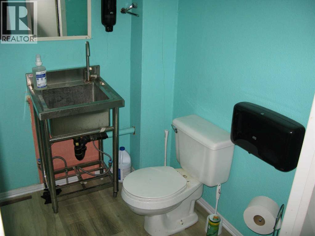 433 2 Avenue Property Photo 12