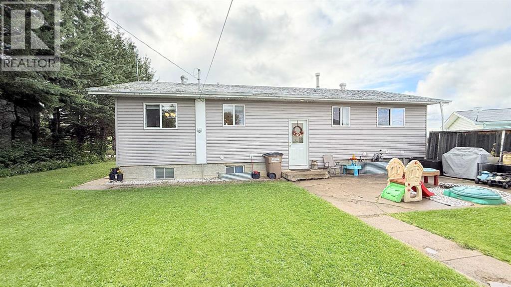 5317 Birch Crescent Property Photo 3