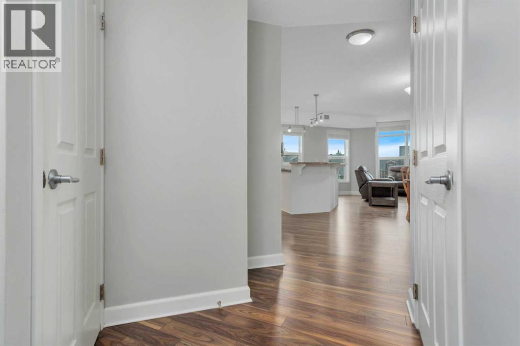 5040 53 Street Property Photo 2