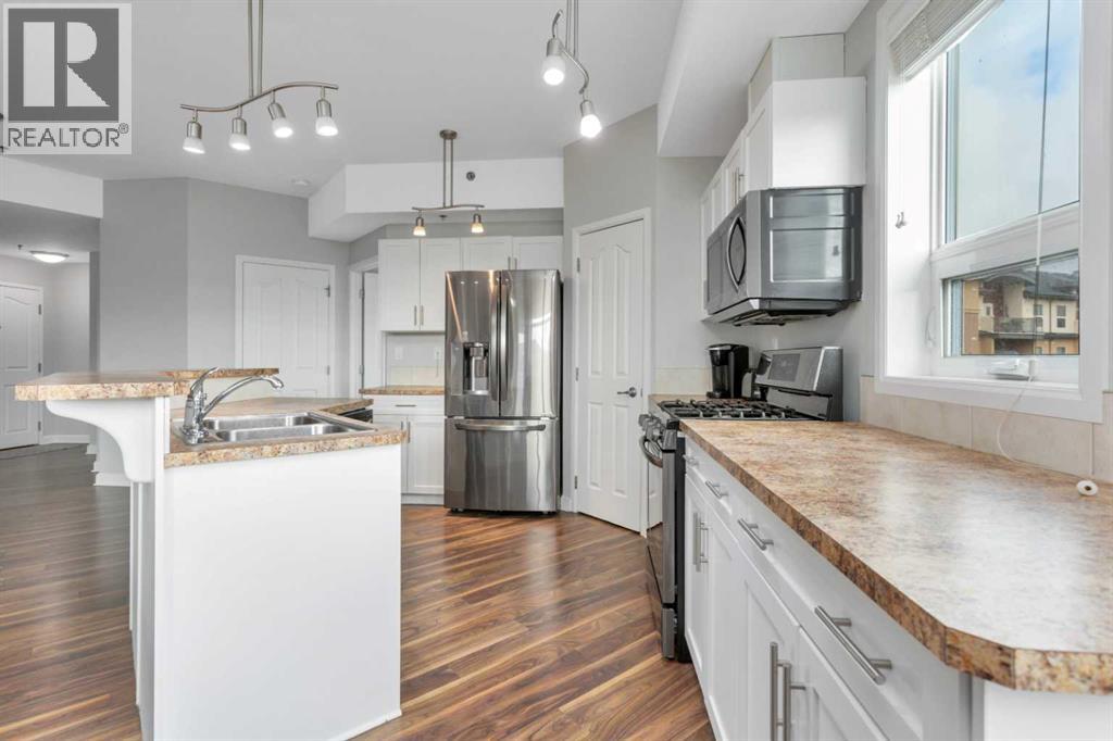 5040 53 Street Property Photo 5
