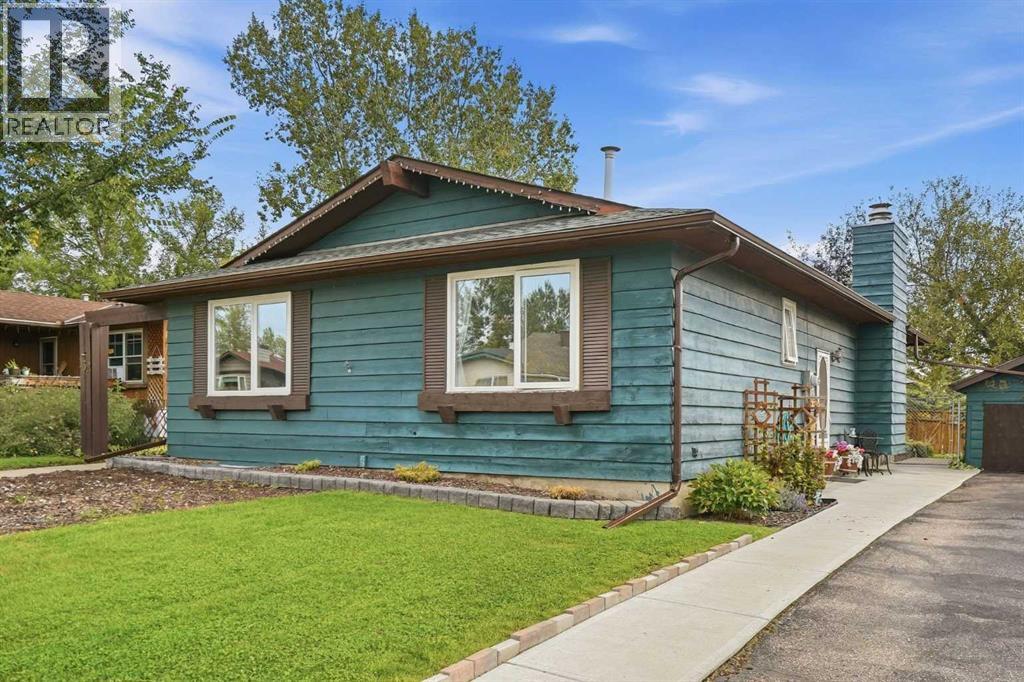 132 Hodson Crescent Property Photo 1