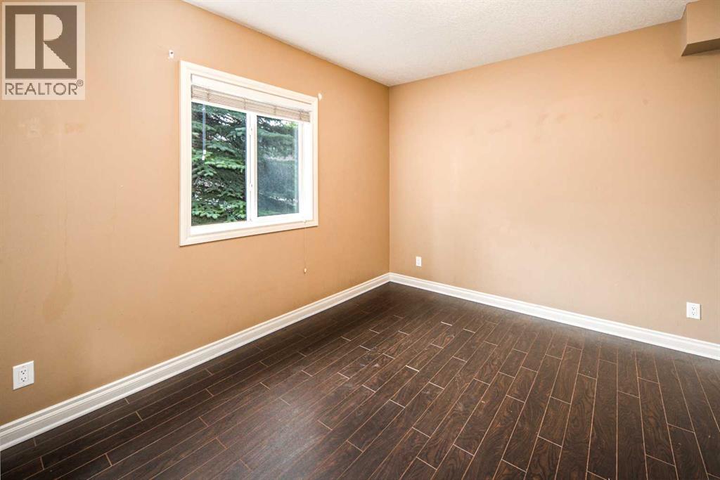 110 12 Avenue Northeast Property Photo 15