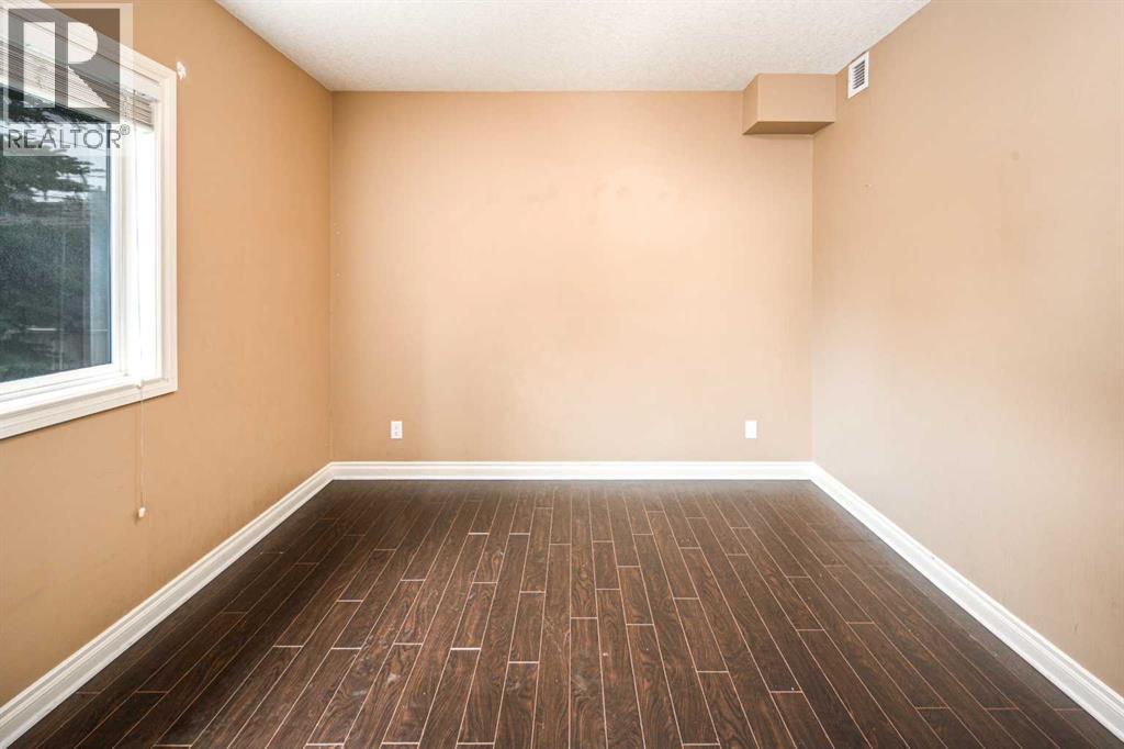 110 12 Avenue Northeast Property Photo 16