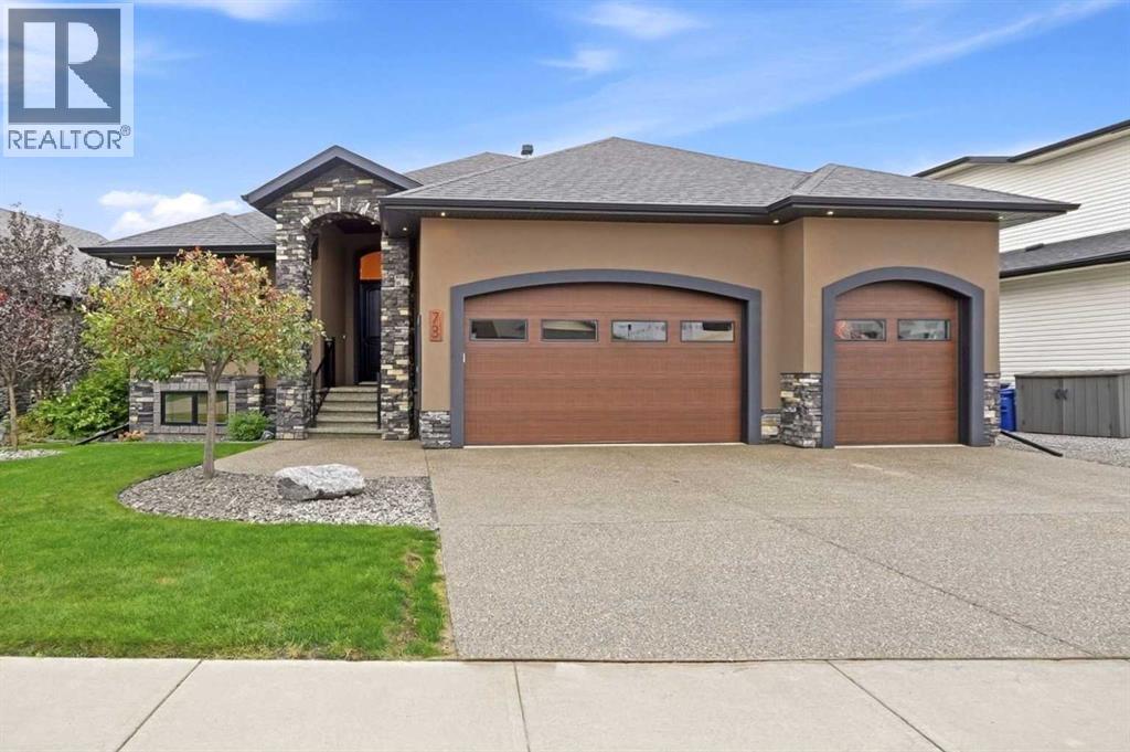 73 Lundberg Crescent Property Photo 1