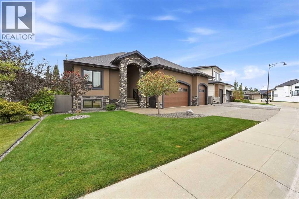 73 Lundberg Crescent Property Photo 2