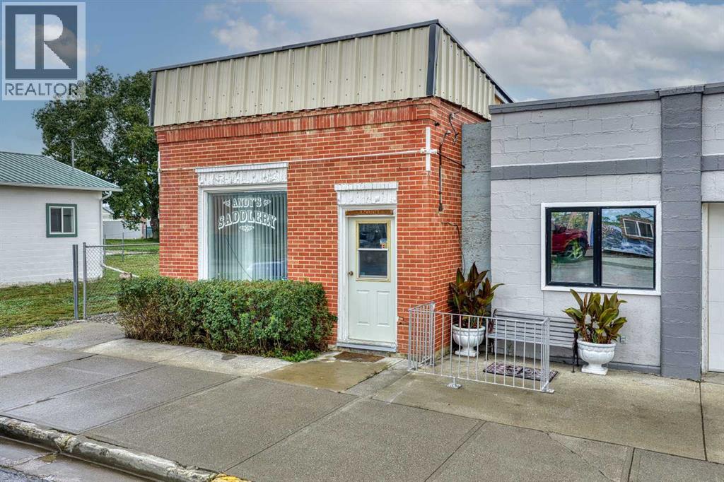 5062 50 Avenue Se Property Photo 11
