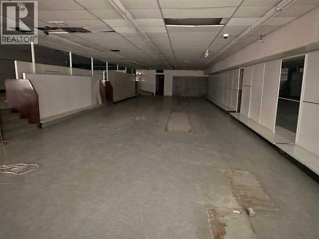 4919 50 Street Property Photo 3