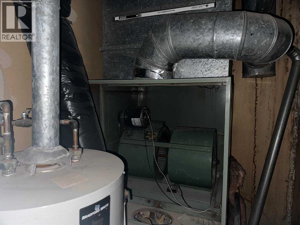 4919 50 Street Property Photo 16