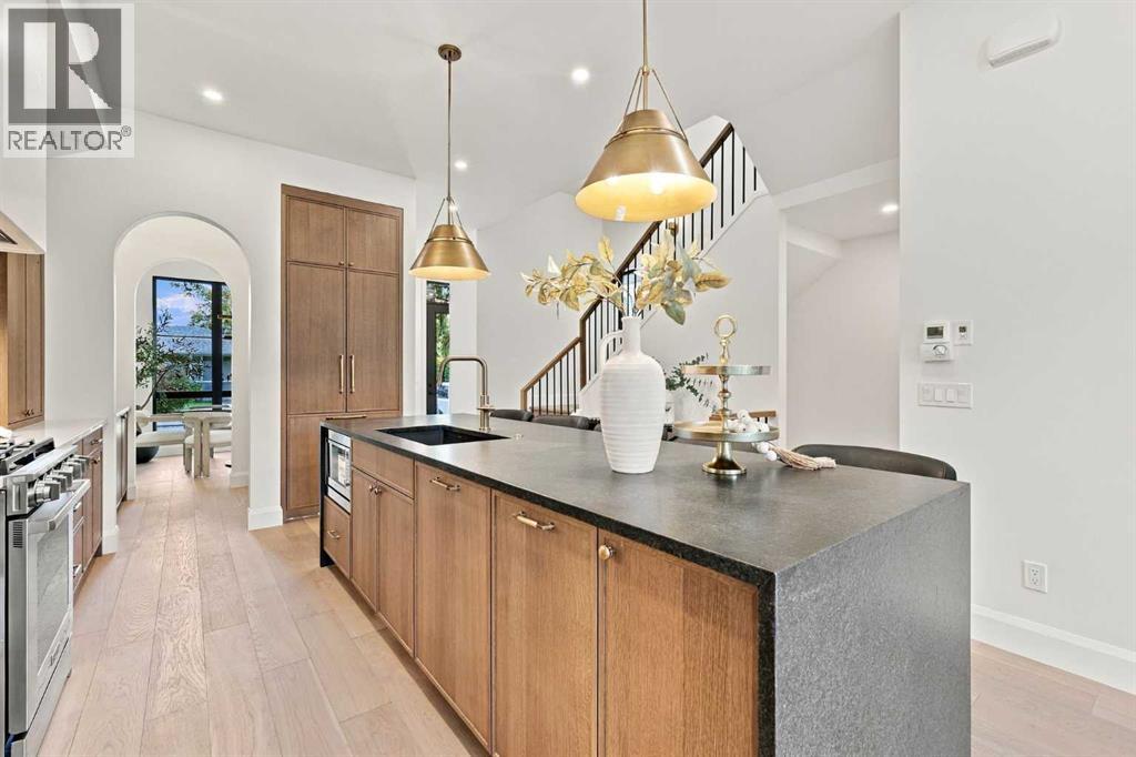 707a 33 Street Nw Property Photo 8