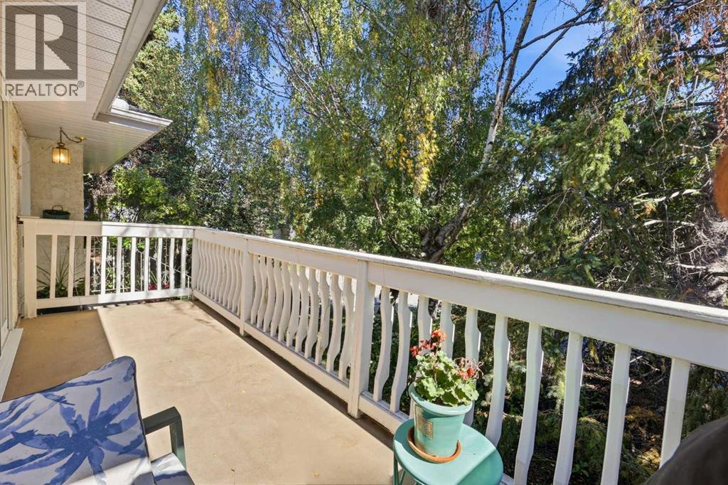 944 Canna Crescent Sw Property Photo 12