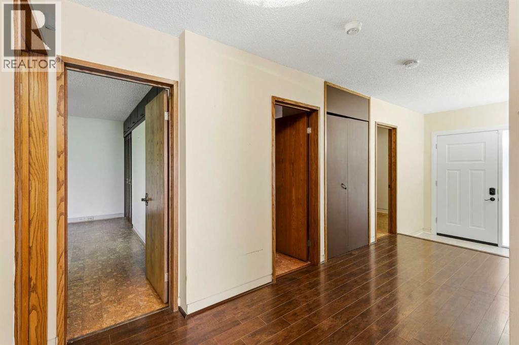 944 Canna Crescent Sw Property Photo 17