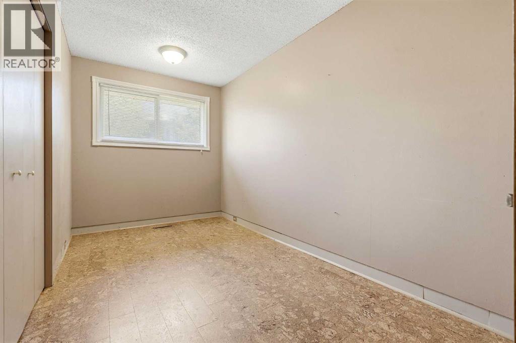944 Canna Crescent Sw Property Photo 22