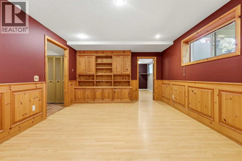944 Canna Crescent Sw Property Photo 28