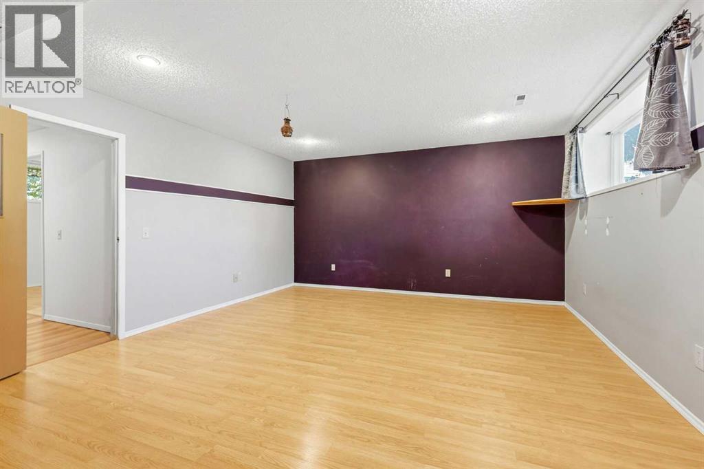 944 Canna Crescent Sw Property Photo 30