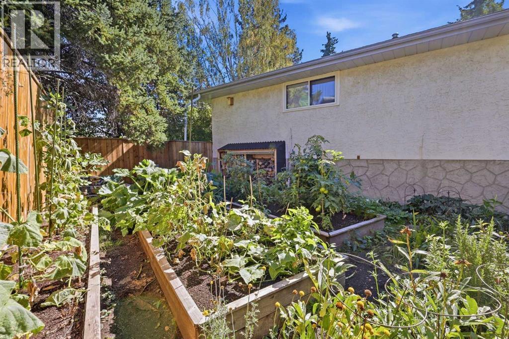 944 Canna Crescent Sw Property Photo 41
