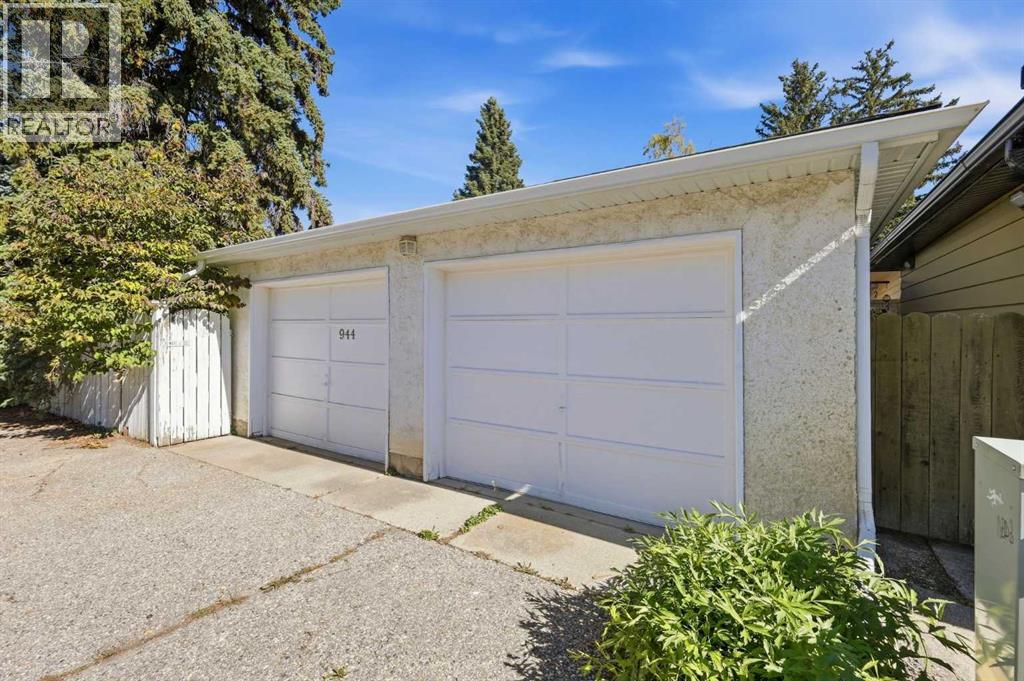 944 Canna Crescent Sw Property Photo 43