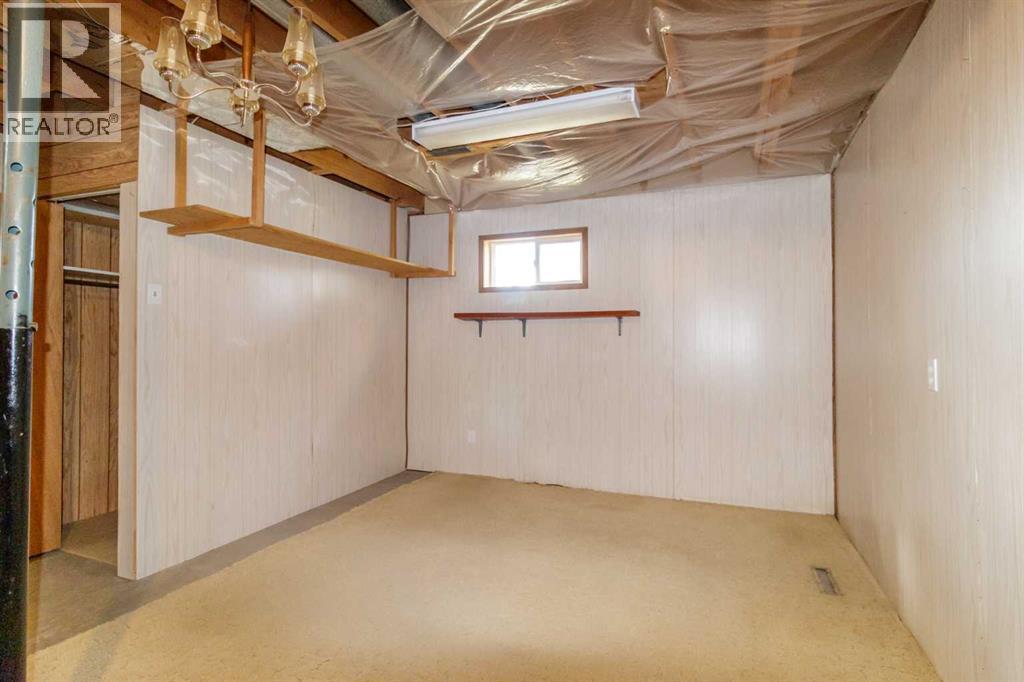 320 4 Avenue S Property Photo 11