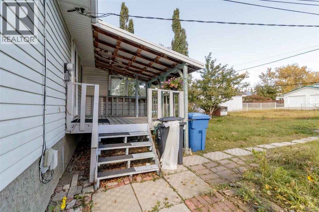 320 4 Avenue S Property Photo 16