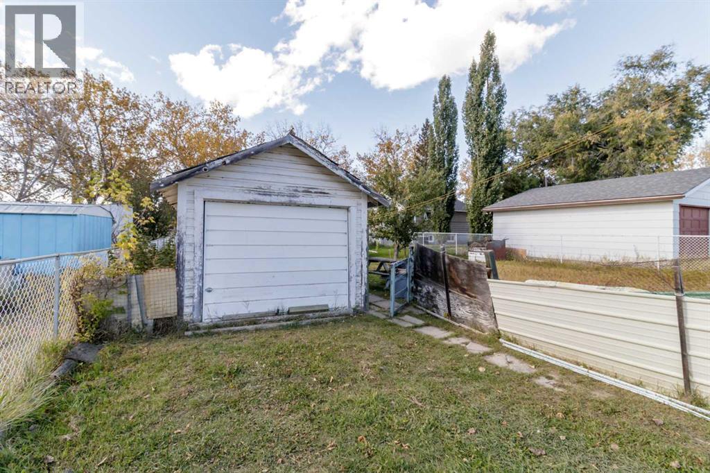 320 4 Avenue S Property Photo 20