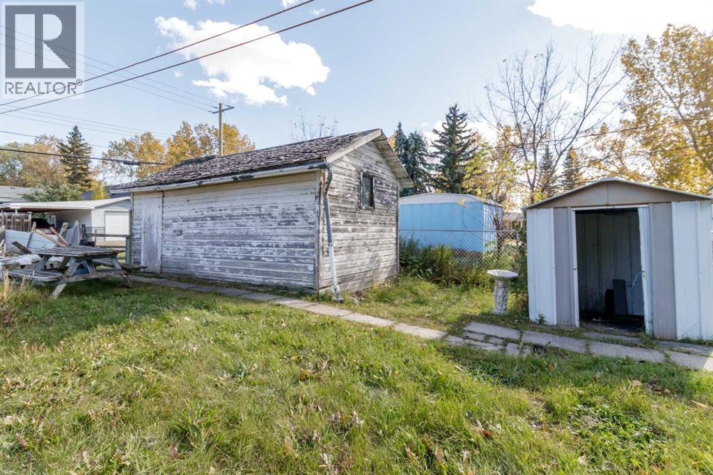 320 4 Avenue S Property Photo 22