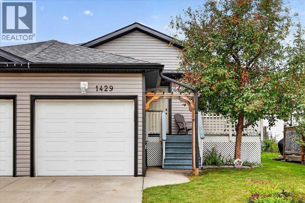 1429 Strathcona Way Property Photo 1