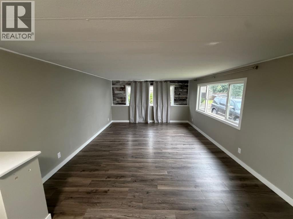 11918 98 Street Property Photo 1