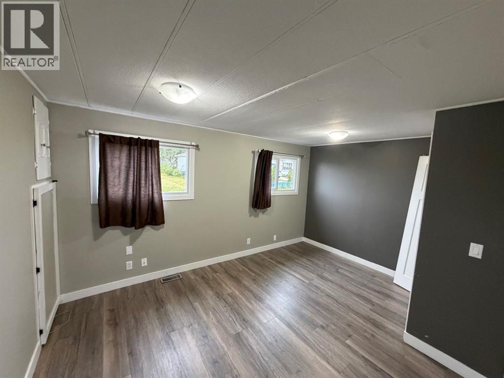 11918 98 Street Property Photo 6