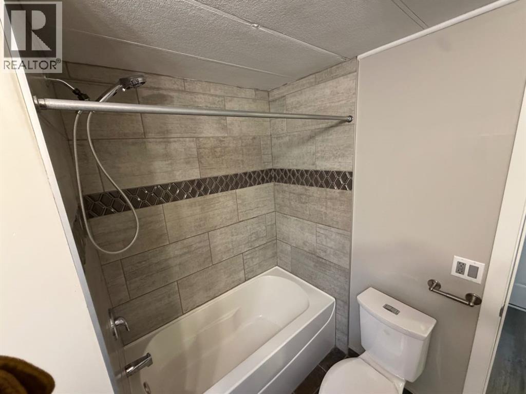 11918 98 Street Property Photo 11