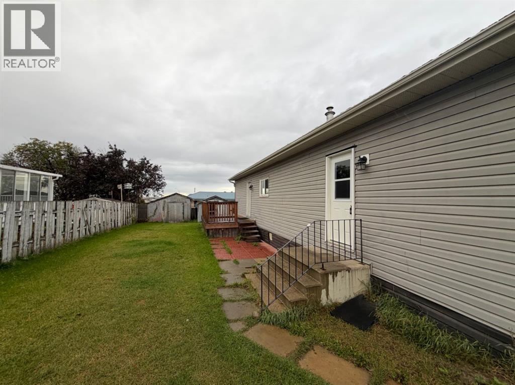 11918 98 Street Property Photo 12