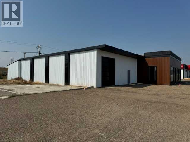 841 14 Street Sw Property Photo 2