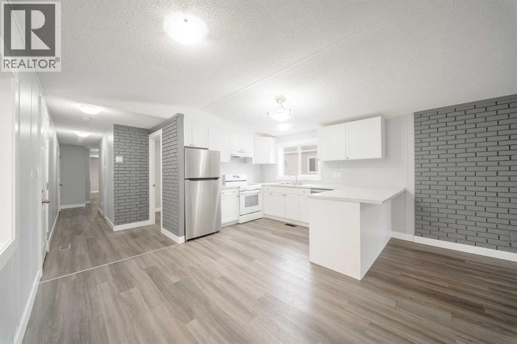 6220 17 Avenue Southeast Property Photo 3