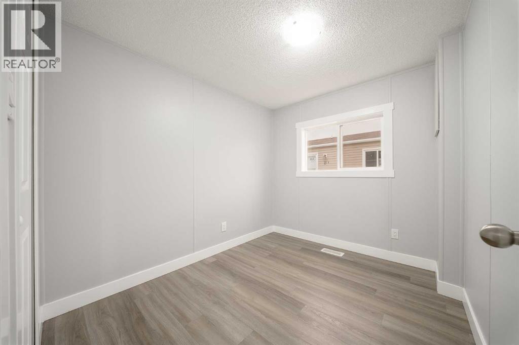 6220 17 Avenue Southeast Property Photo 5