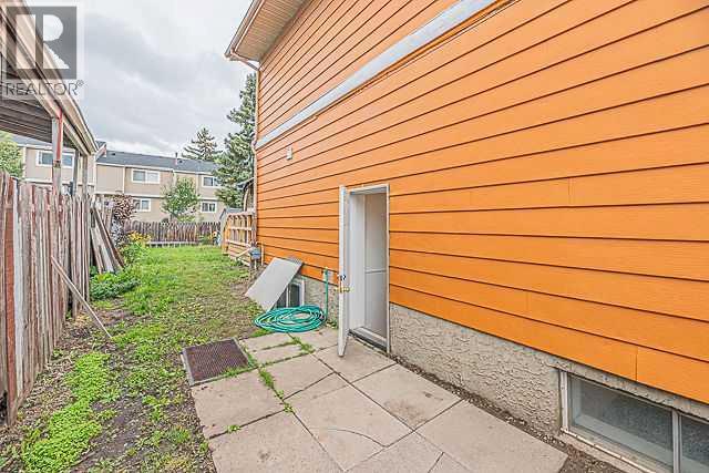 3326 Radcliffe Drive Se Property Photo 4