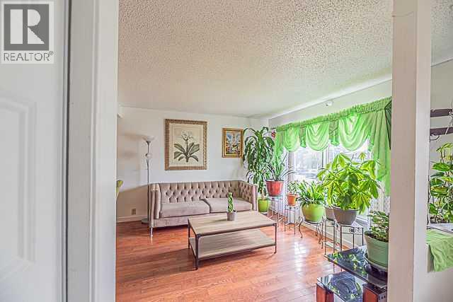 3326 Radcliffe Drive Se Property Photo 5