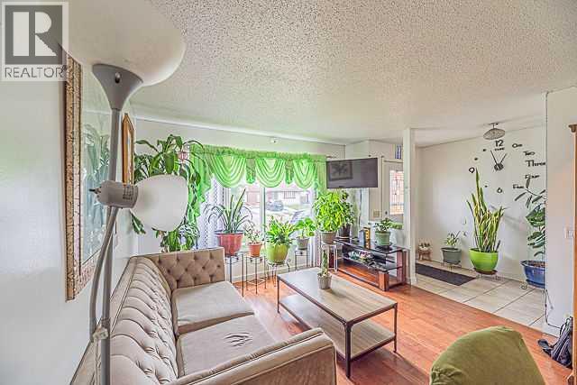 3326 Radcliffe Drive Se Property Photo 7