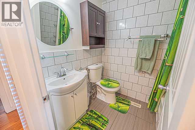 3326 Radcliffe Drive Se Property Photo 17