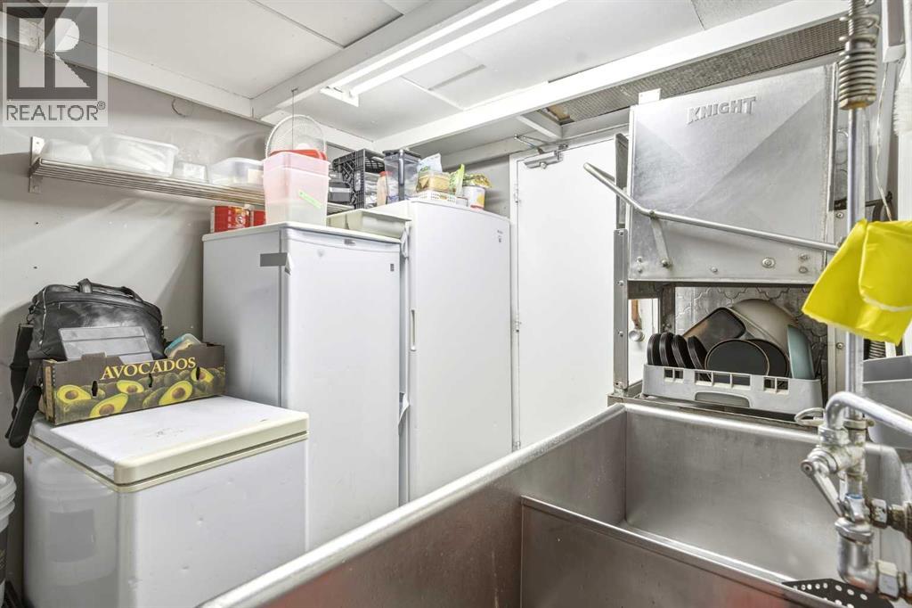 304 10 Street Nw Property Photo 9