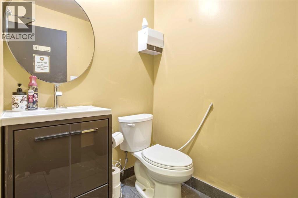 304 10 Street Nw Property Photo 11