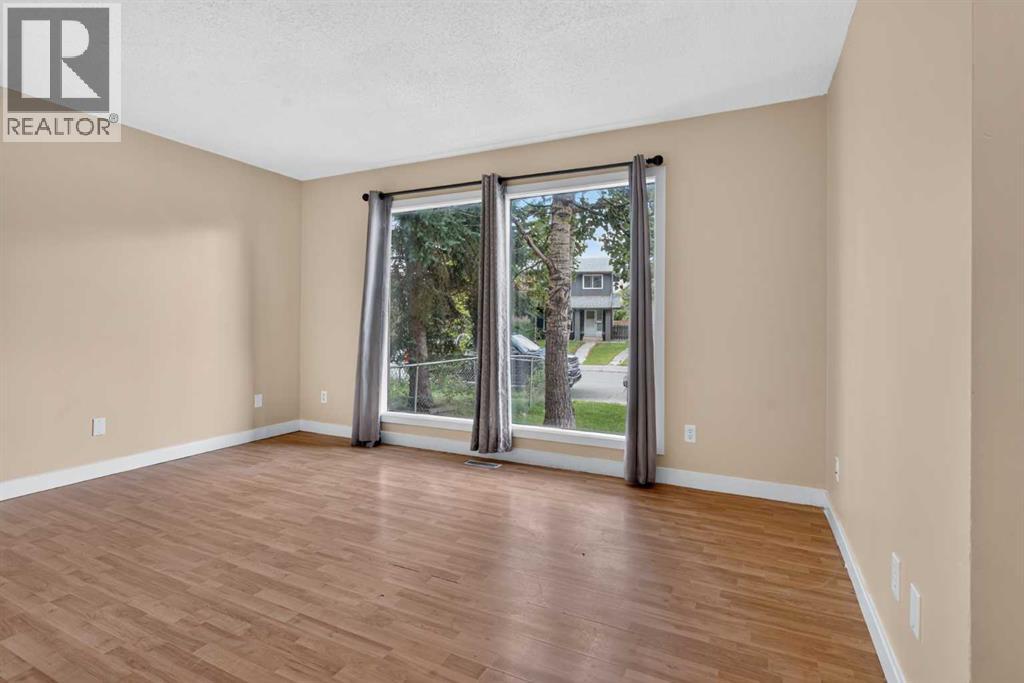 112 Abalone Place Ne Property Photo 4