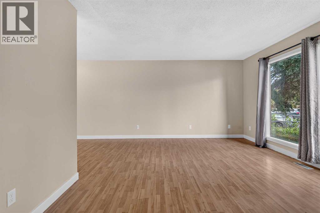 112 Abalone Place Ne Property Photo 5