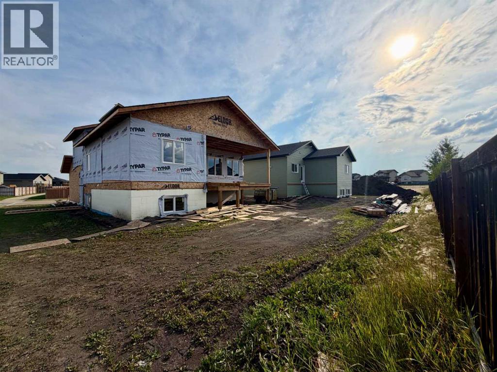 9212 95 Avenue Property Photo 3