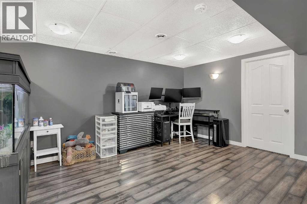 9238 111 Avenue Property Photo 22