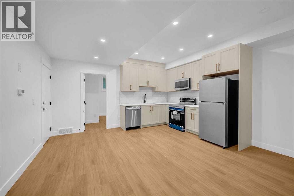 2437 52 Avenue Sw Property Photo 33