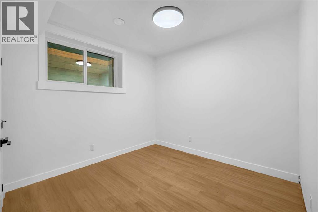 2437 52 Avenue Sw Property Photo 35