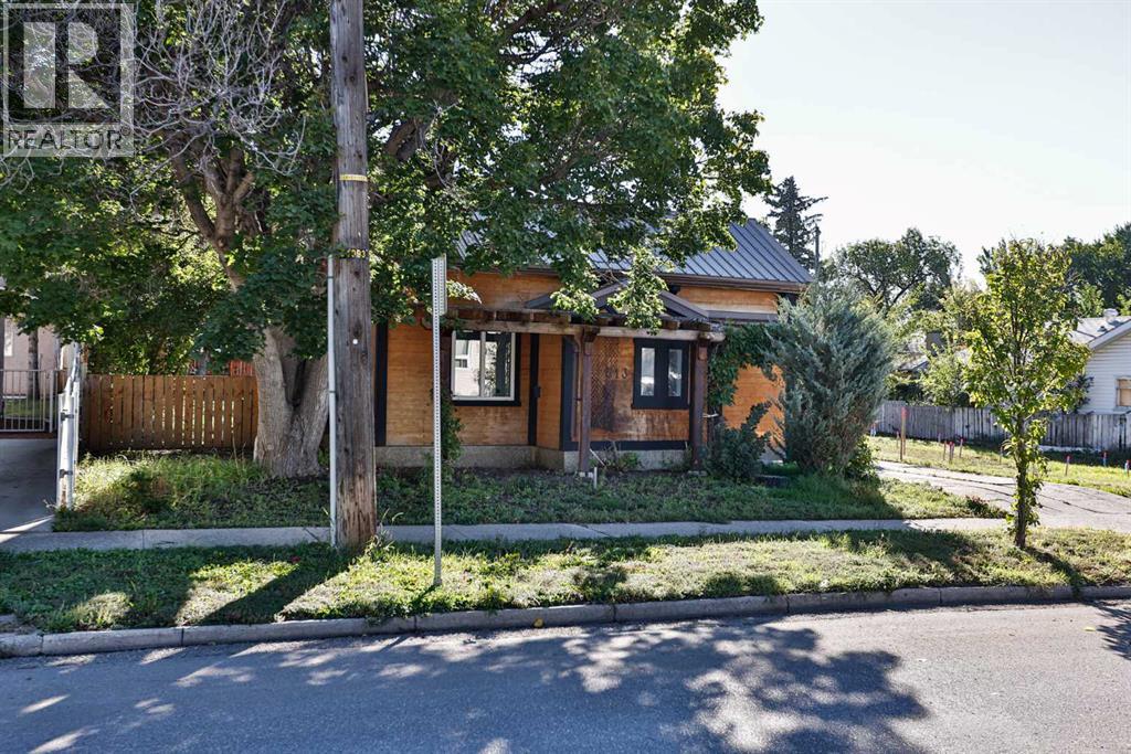 513 19 Street N Property Photo 1