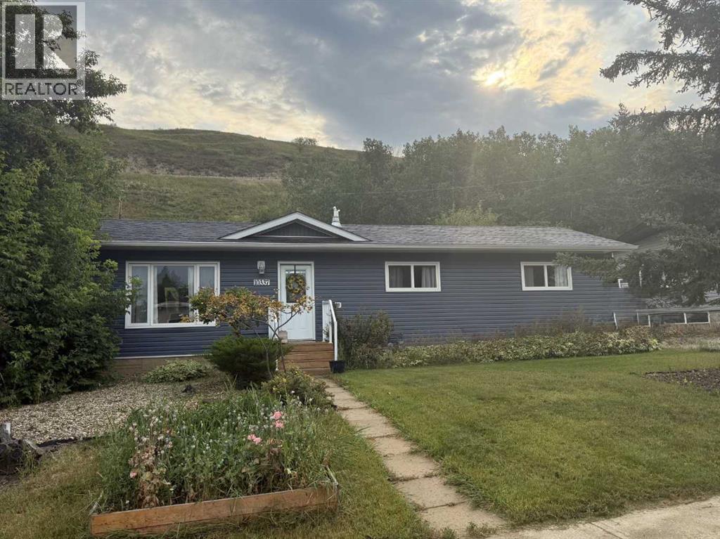 10337 110 Avenue Property Photo 1