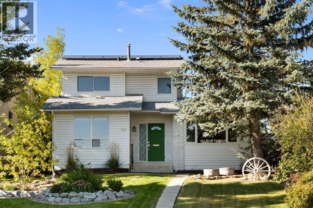 44 Beddington Crescent Ne Property Photo 1
