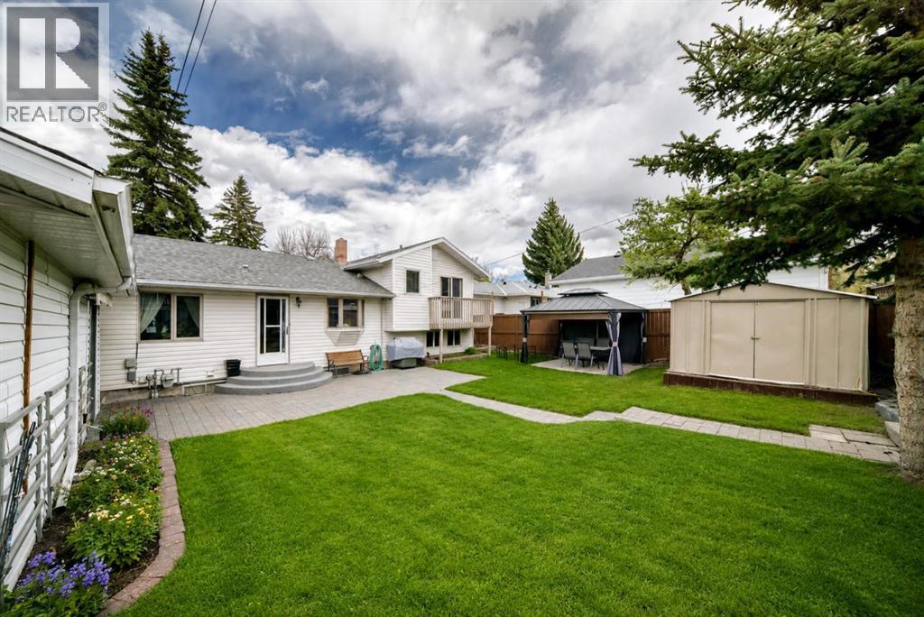 4039 5 Avenue SW Property Photo 1